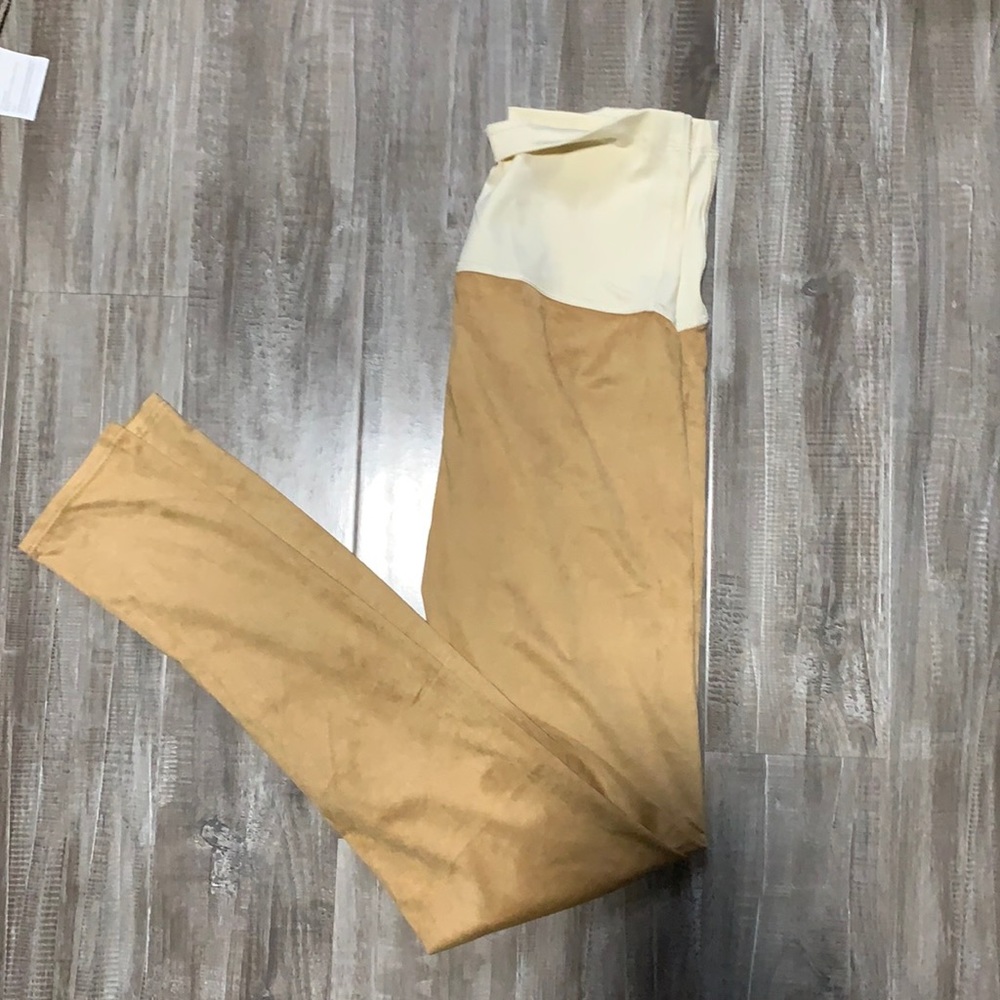 NWT PINK BLUSH MATERNITY LEGGINGS